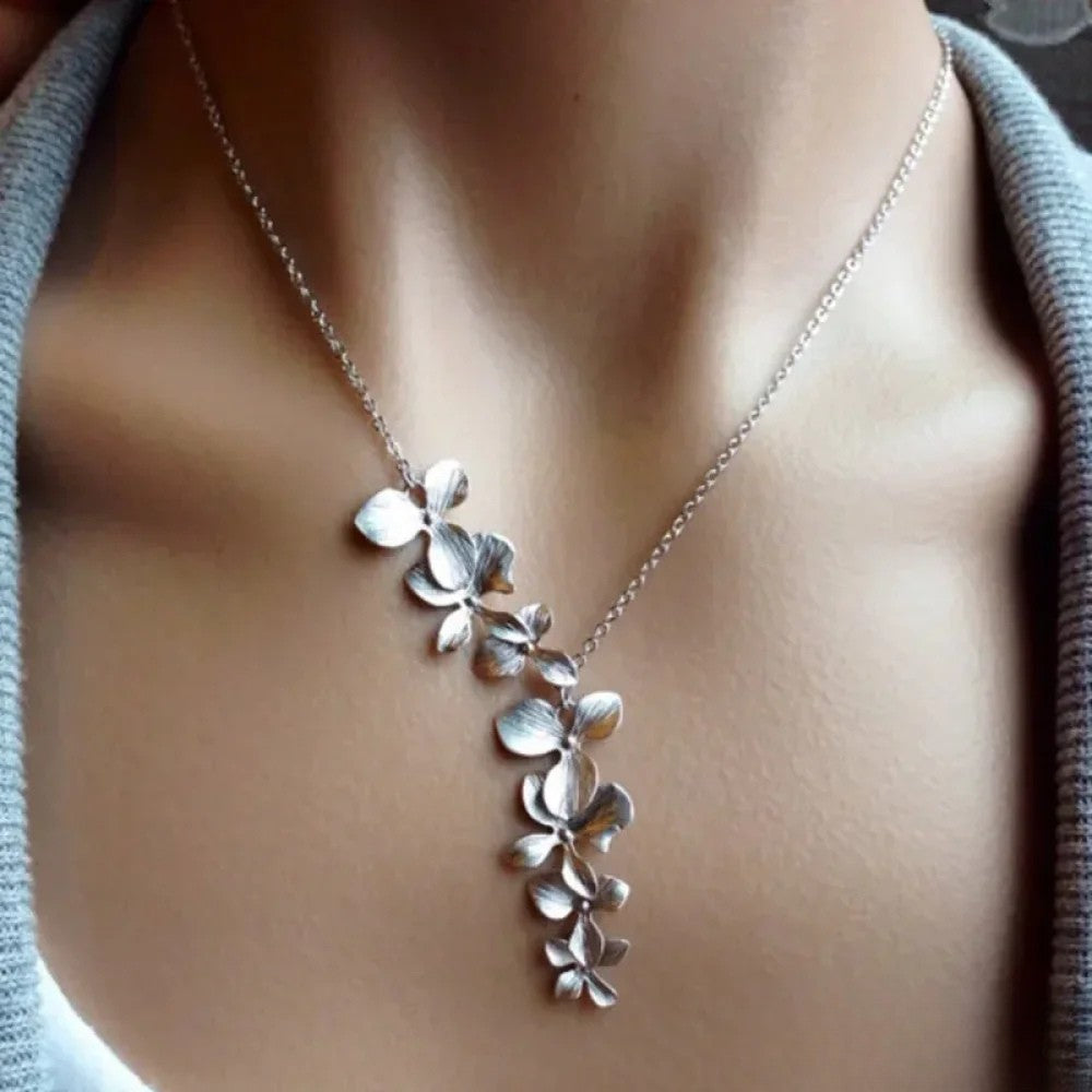 Vintage-Silberkette für Damen mit Blumen und Anhänger