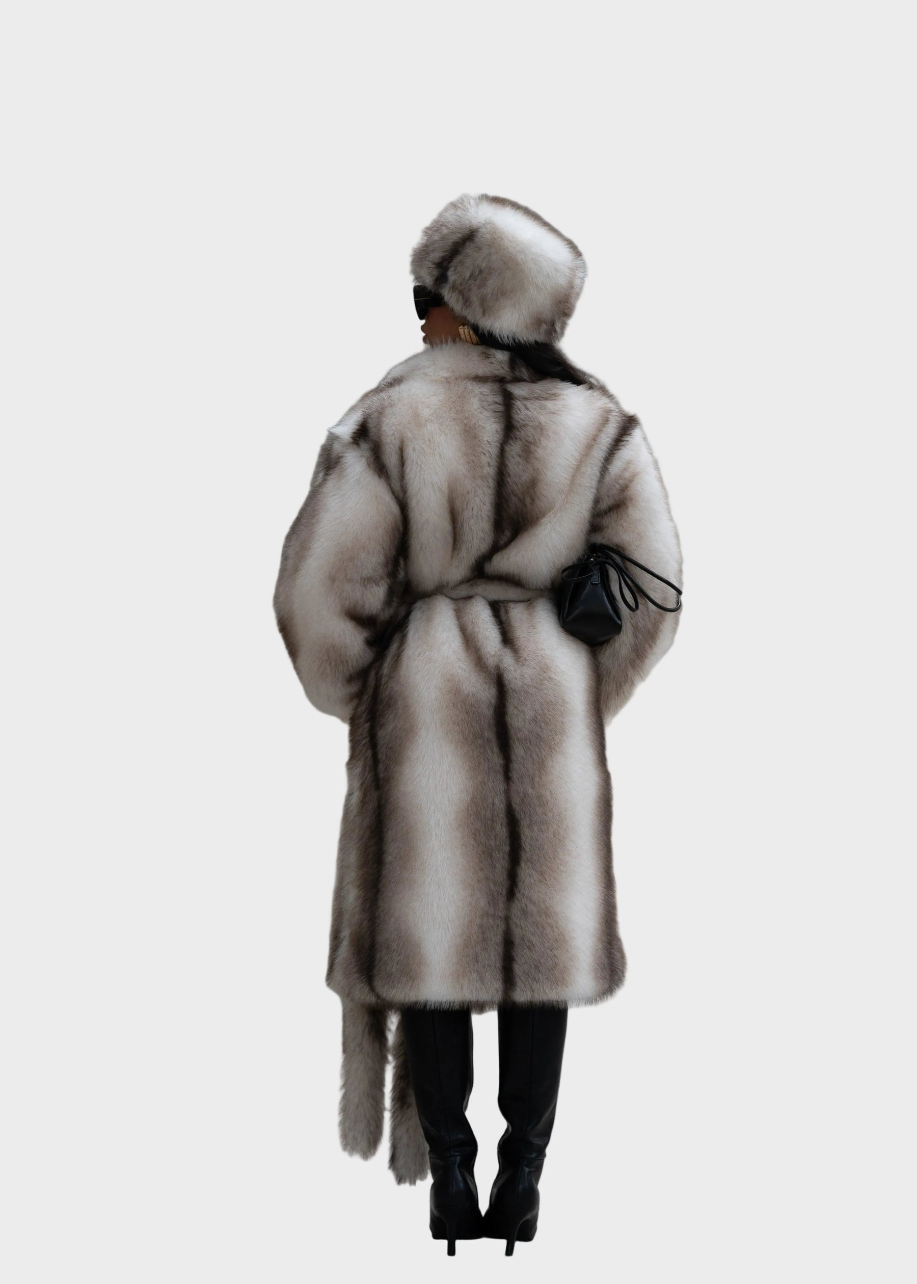 Karma – Weiße Damen-Wintermütze aus Kunstpelz – Ansicht 4