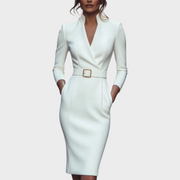 Tricia – Elegantes schwarzes Kleid mit Gürtel und Stehkragen
