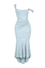 Bella – Maxikleid mit Blumenmuster in Blau