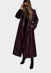 Luisa – Burgunderroter Trenchcoat für Damen – Ansicht 2