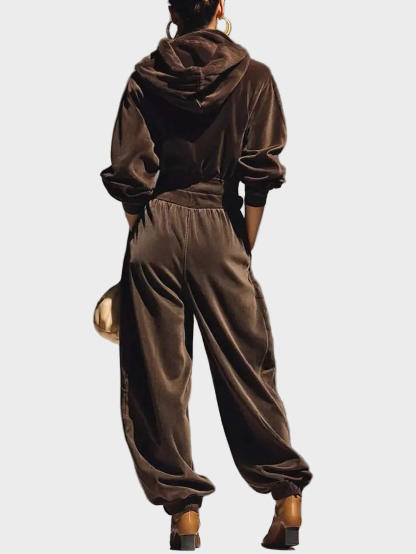 Lisa – Braunes Samt-Lounge-Set für Damen mit Kapuzenpullover und Hose – Ansicht 4