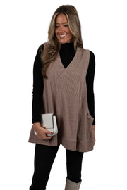 Nina – Strickweste in Taupe – Ansicht 3