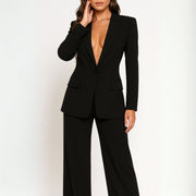 Klassisches Damen-Set aus Jacke und Hose