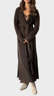 Keira – Dunkelbraunes Strick-Wickelkleid – Ansicht 5