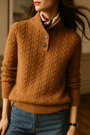Liza – Kaschmirpullover für Damen mit Zopfmuster und Knöpfen – Ansicht 3