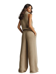 Kelly – Kamelfarbenes Strickset für Damen mit ärmellosem Top und weiter Hose – Ansicht 4
