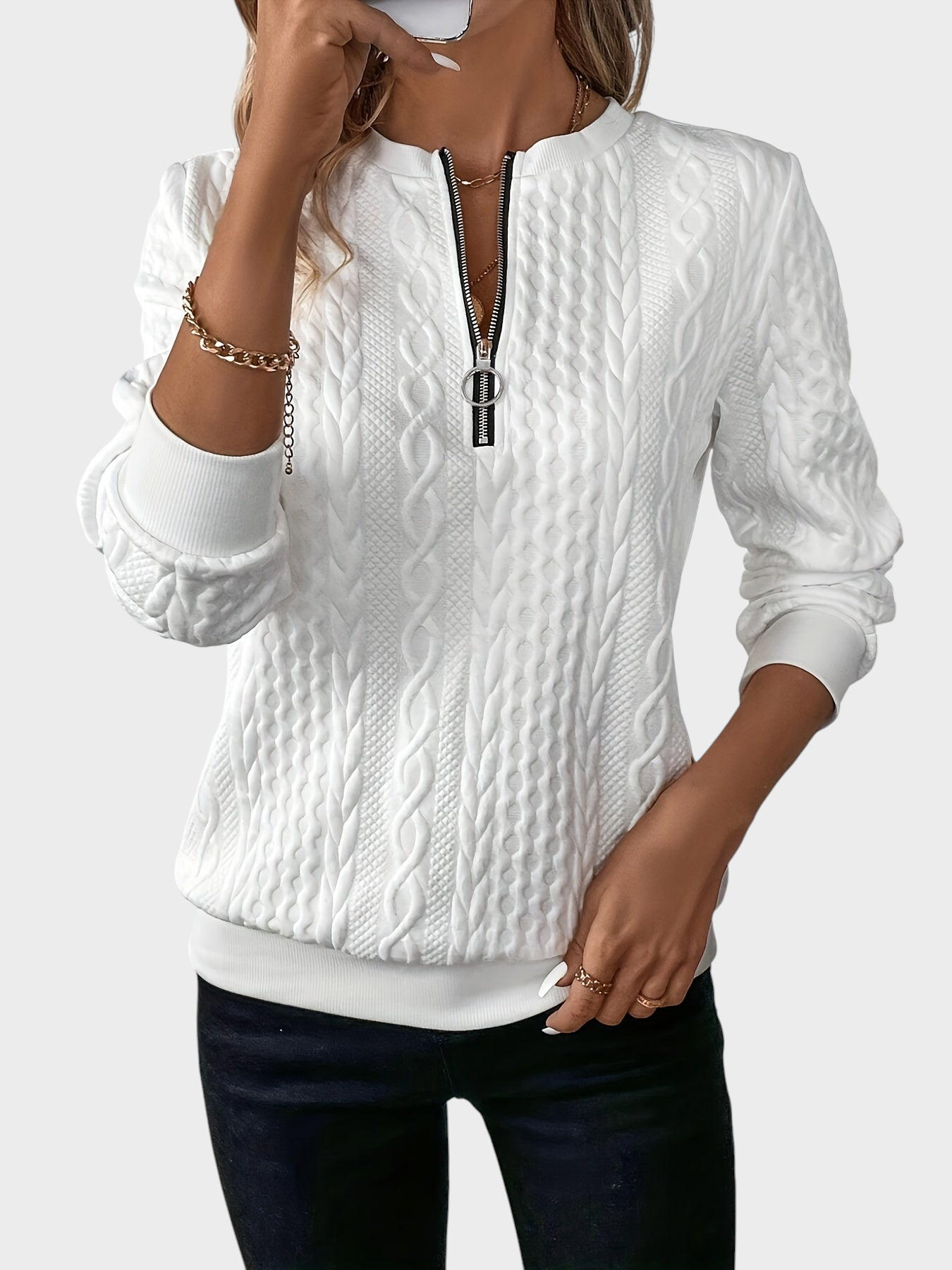 Amalie – Zopfstrick-Strickjacke für Damen mit Reißverschluss – Ansicht 3