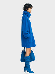 Meria – Hellblaues Minikleid aus Wildlederimitat mit Rollkragen und Laternenärmeln – Ansicht 4