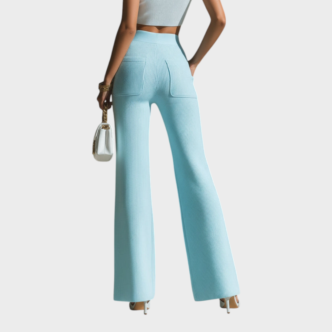 Reese – Hellblaue Rippstrickhose für Damen mit hoher Taille, weitem Bein und Taschen – Ansicht 2