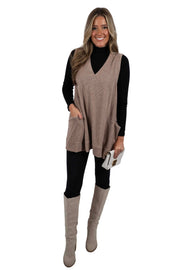 Nina – Strickweste in Taupe – Ansicht 2