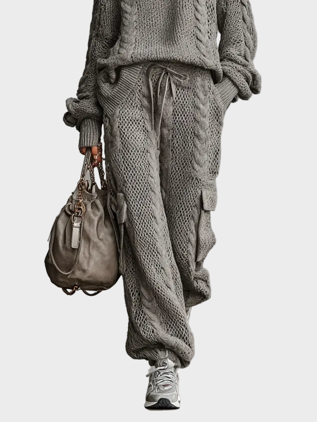 Aveline – Damen-Freizeitset mit Zopfmuster-Rollkragenpullover und Cargo-Hose – Ansicht 3