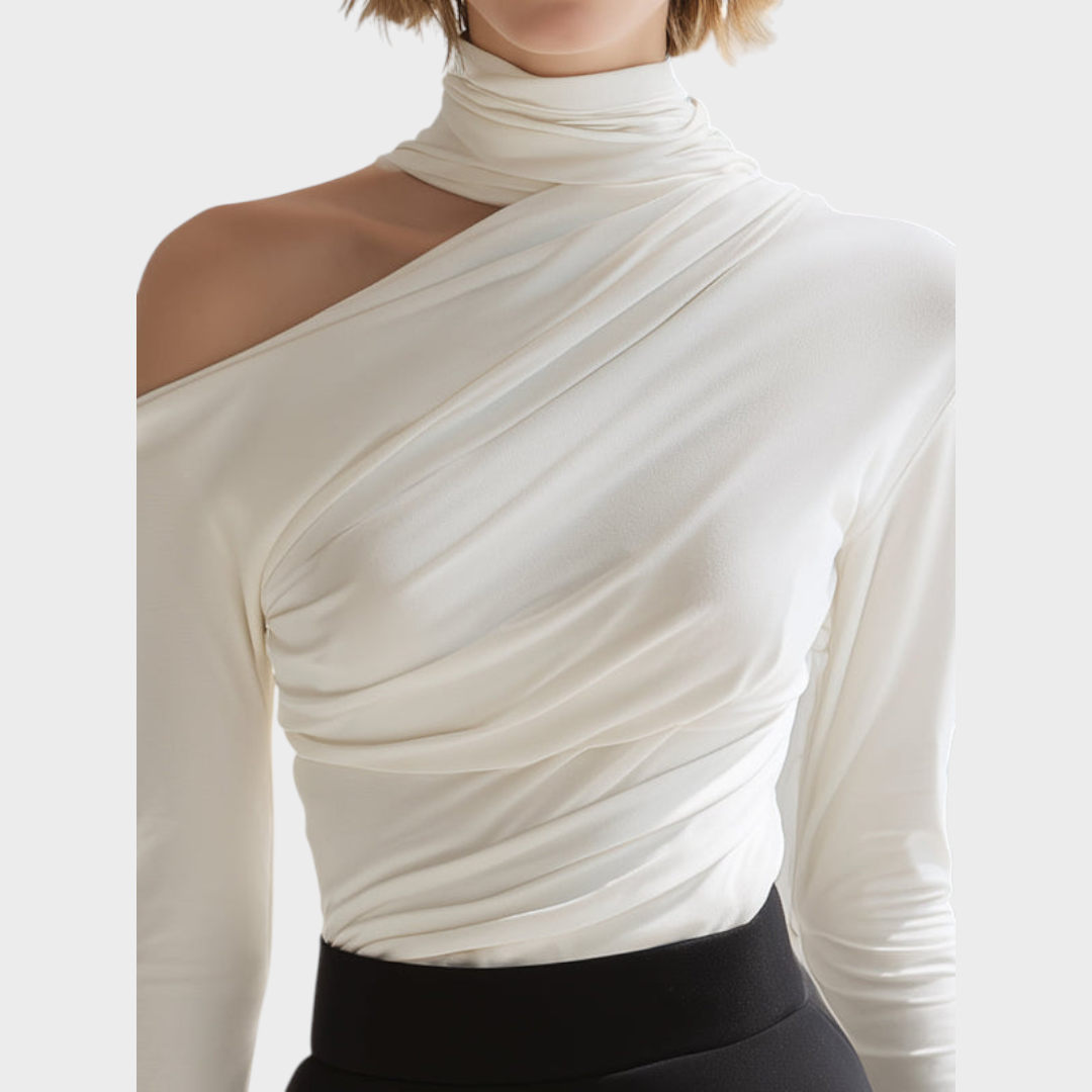 Carlie | Asymmetrisch drapiertes Top mit hohem Kragen und langen Ärmeln