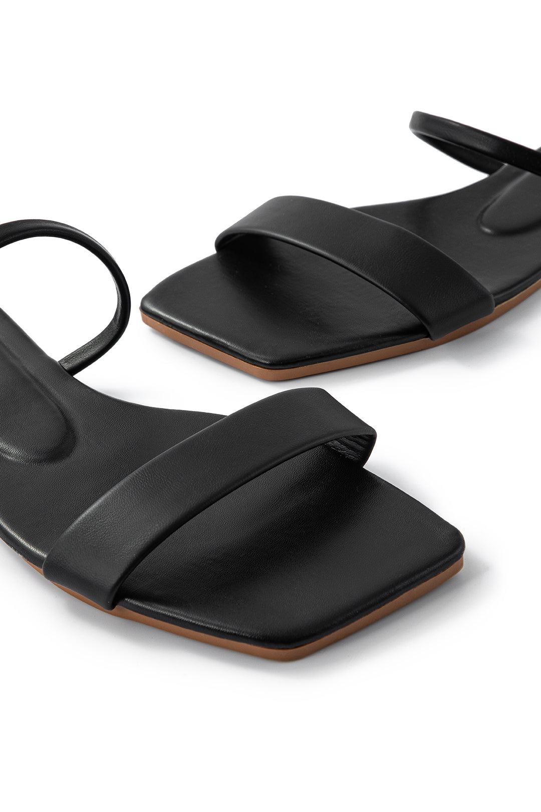 Klassische flache Damen-Sandalen mit eckiger Zehenpartie – Ansicht 4