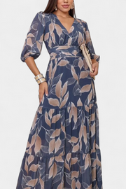 Aïsa – Langes florales Damenkleid mit Blättermuster – Ansicht 3