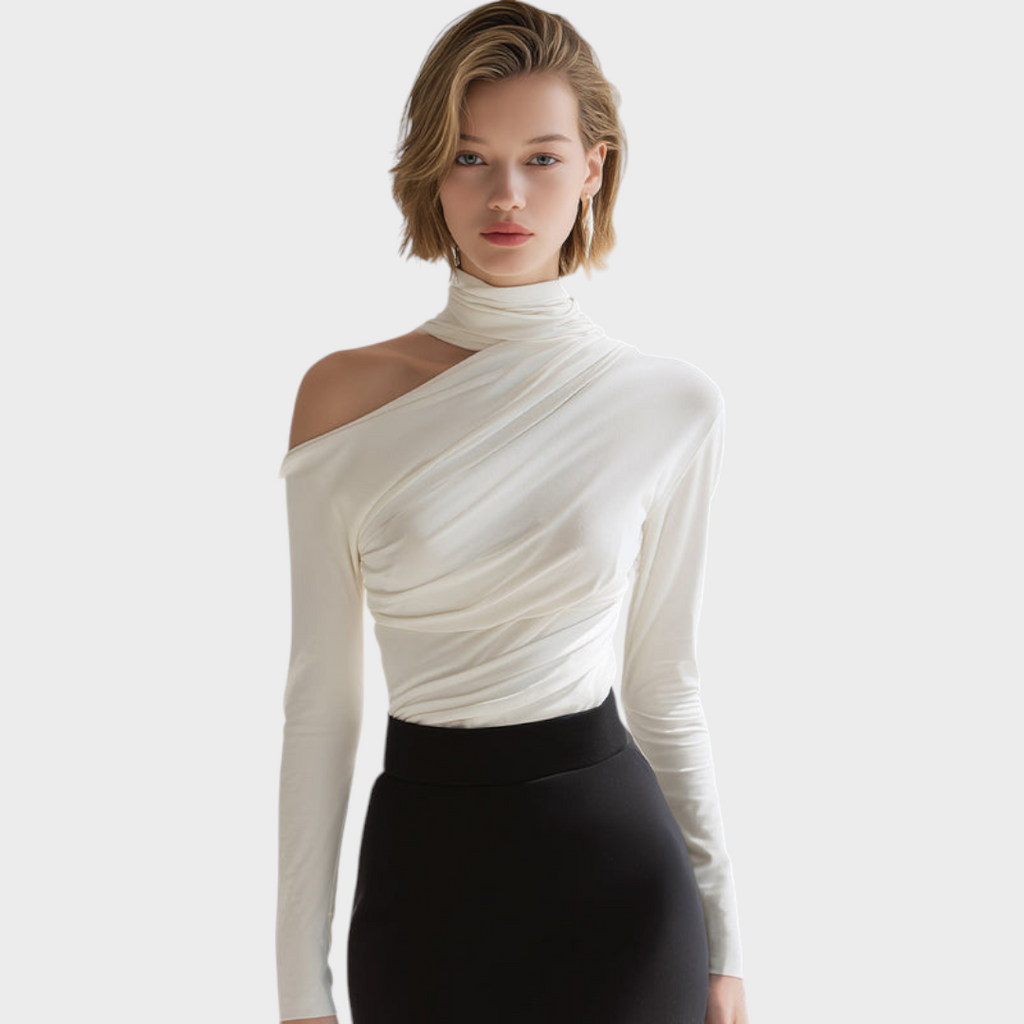 Carlie | Asymmetrisch drapiertes Top mit hohem Kragen und langen Ärmeln