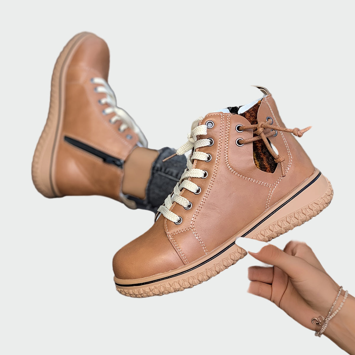 Schwarze sportliche Stiefeletten für Damen mit grauen Schnürsenkeln – Ansicht 4