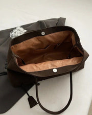 Mara – Braune Tote-Schultertasche in Wildlederoptik – Ansicht 10