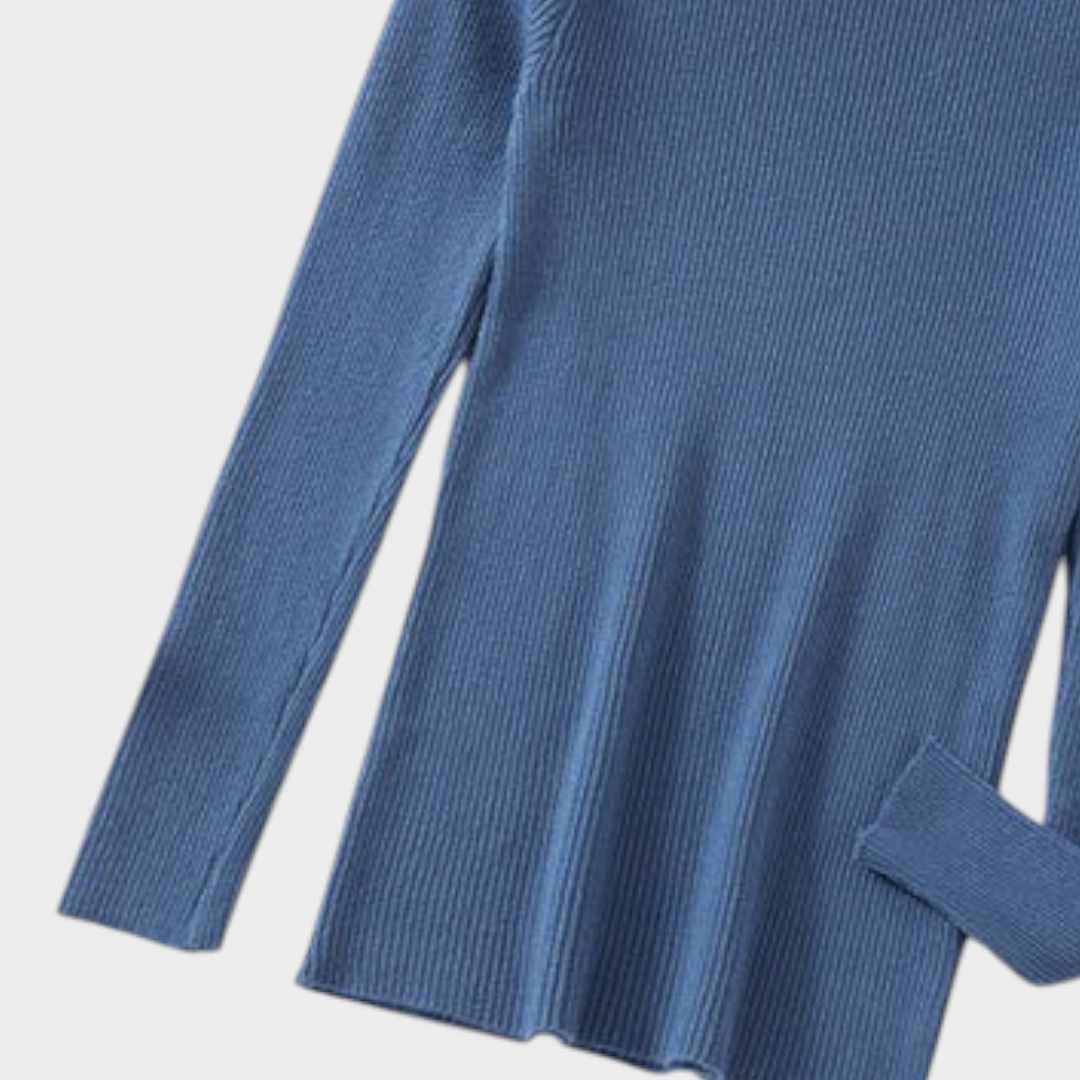 Gretchen | Schmal geschnittenes Stricktop mit halbem Rollkragen