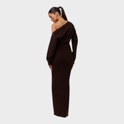 Hillary – Schulterfreies Strick-Maxikleid