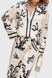 Damen-Set Nazaret mit weiter Hose und künstlerischem Print – Ansicht 4