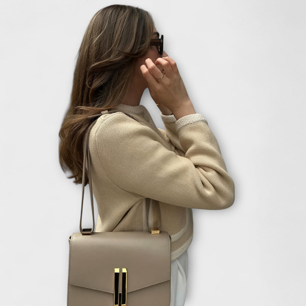 Klassischer Schal mit Ziertaschen