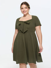 Minikleid für Damen mit Schleife in Übergröße
