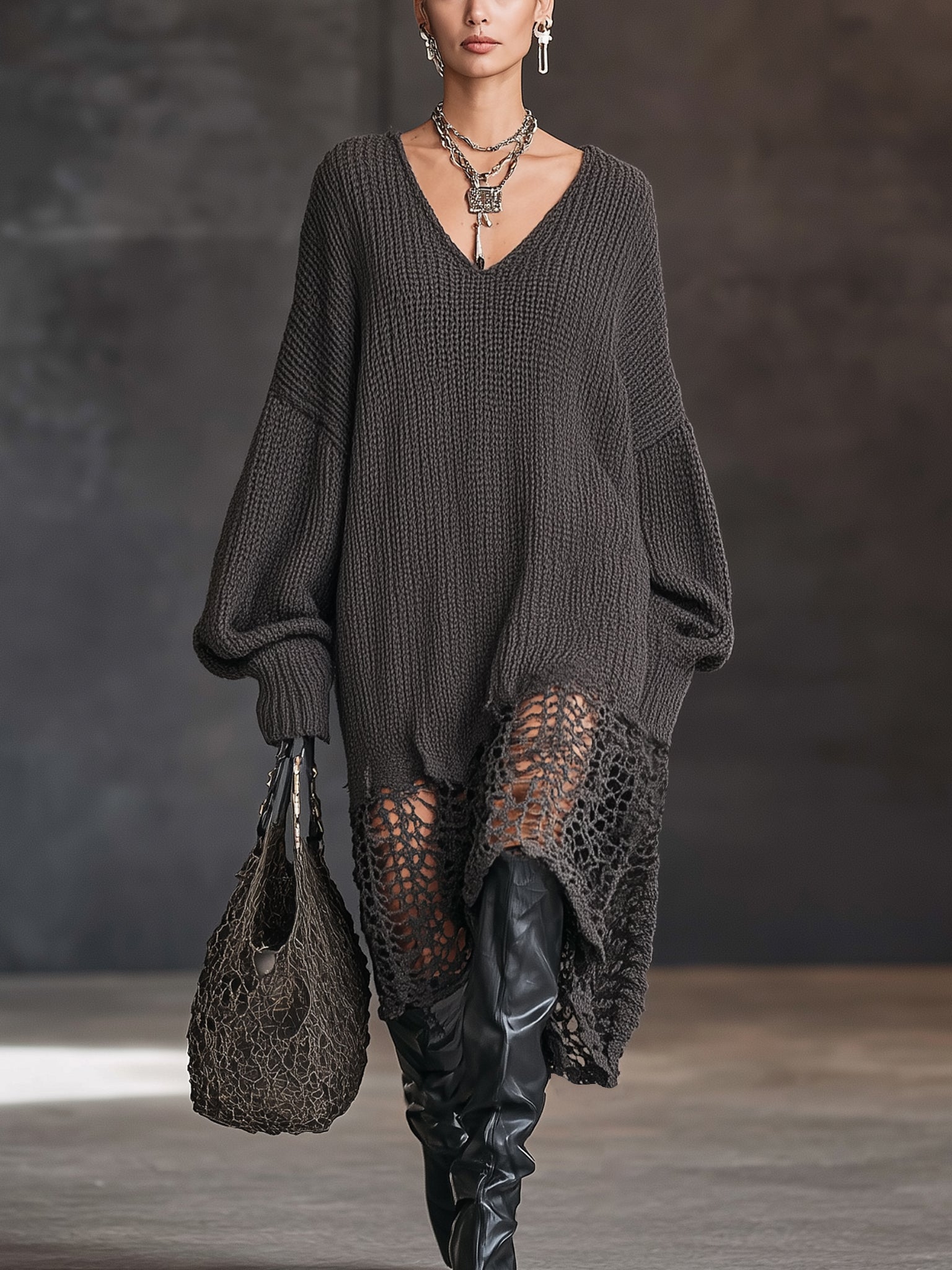 Vannesa – Gestricktes Midikleid mit V-Ausschnitt und Mesh-Ärmeln