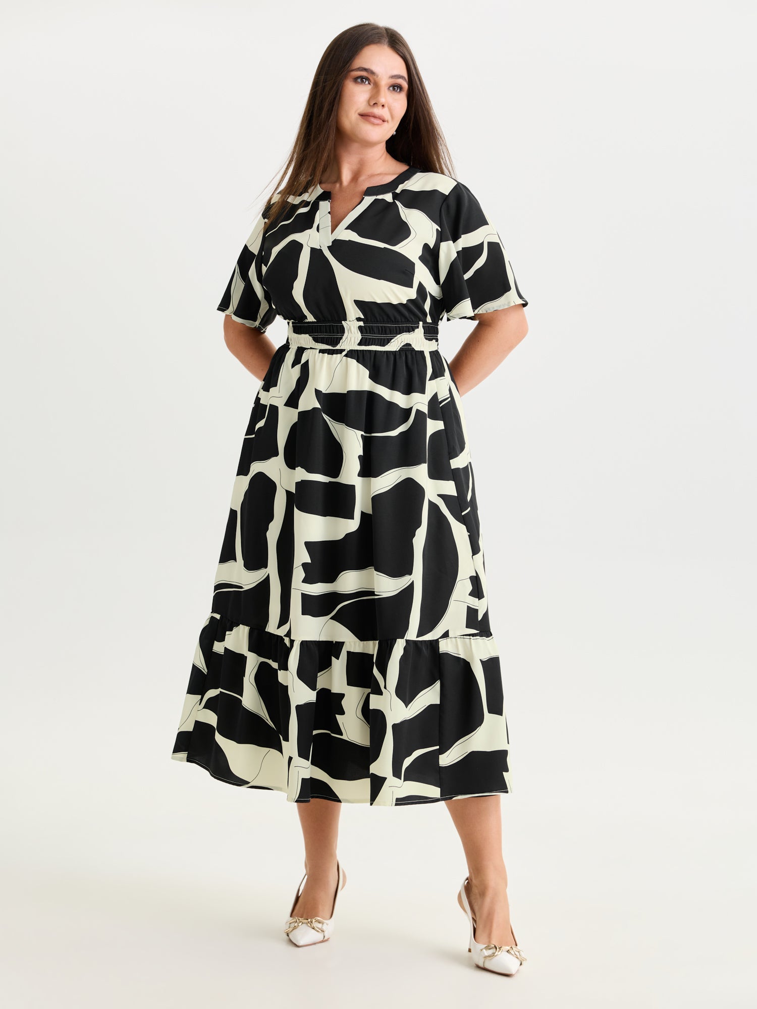 Bedrucktes Damen-Midikleid mit Kragen und Rüschen in Übergröße