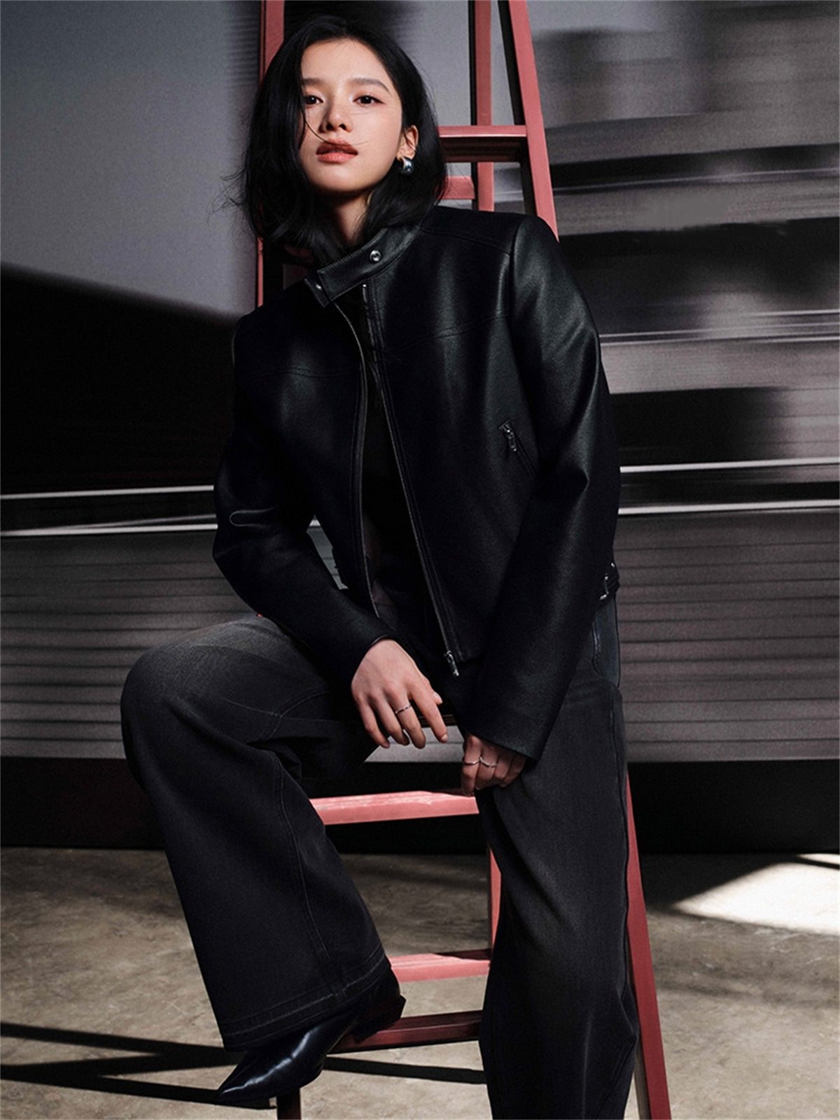 Iris – Kurze schwarze Motorradjacke für Damen aus PU – Ansicht 8