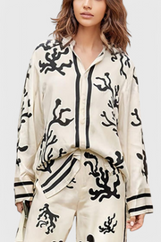 Damen-Set Nazaret mit weiter Hose und künstlerischem Print – Ansicht 3