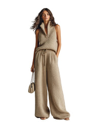 Kelly – Kamelfarbenes Strickset für Damen mit ärmellosem Top und weiter Hose – Ansicht 2