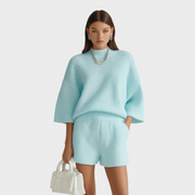 Stefania – Hellblaues zweiteiliges Damen-Set mit Oversize-Bluse und weiten Bermudashorts – Ansicht 4