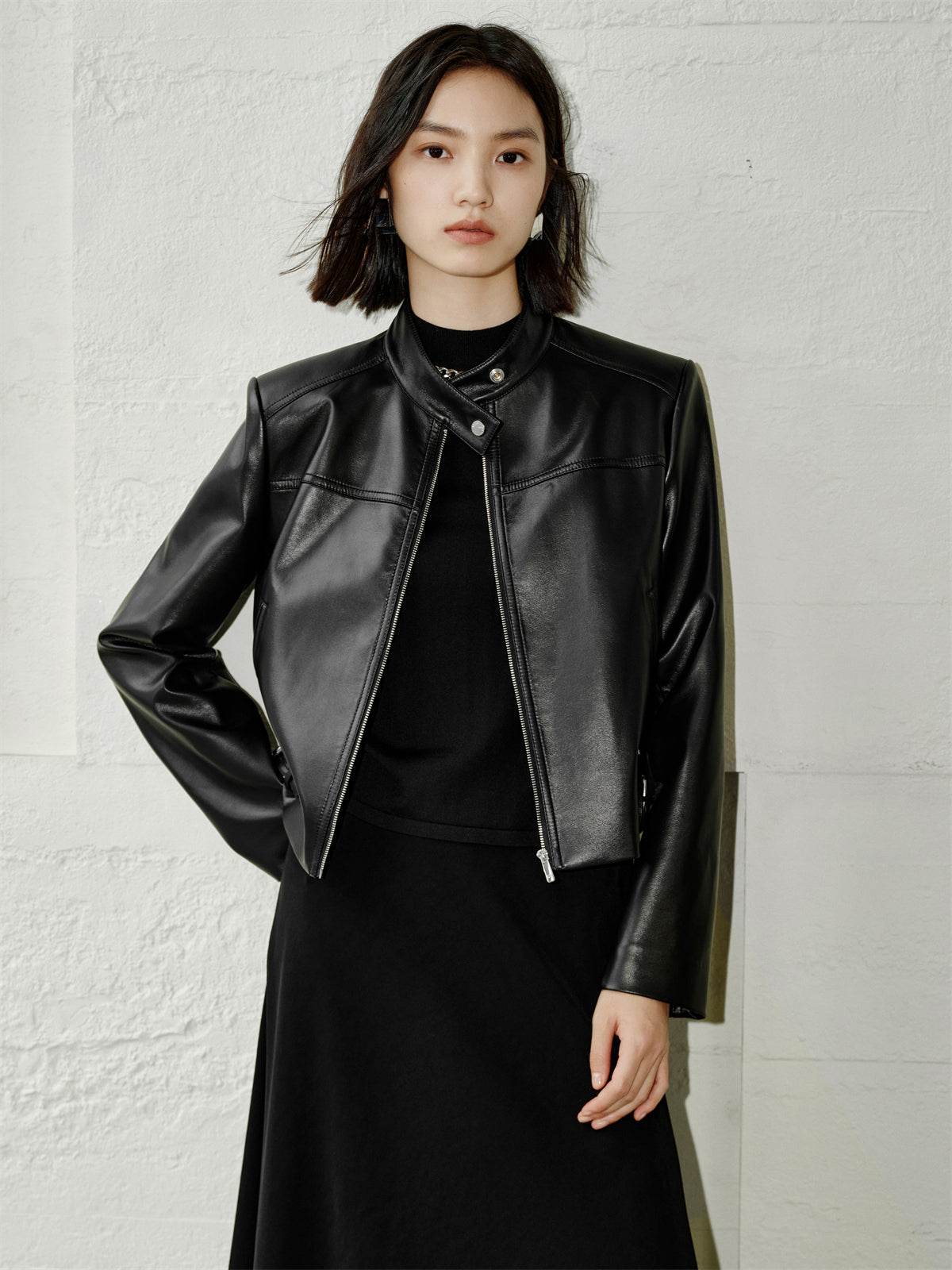 Iris – Kurze schwarze Motorradjacke für Damen aus PU – Ansicht 11