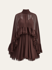Kim – Halbtransparentes Chiffonkleid mit Rüschen und Umhang