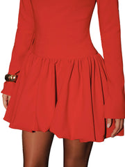 Millie – Figurbetontes Minikleid mit hohem Kragen in A-Linie