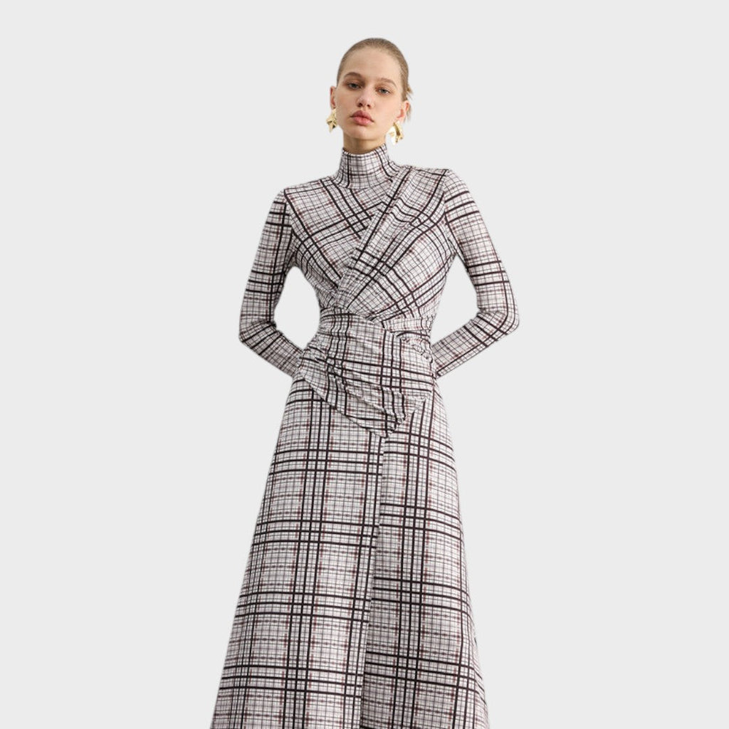 Christina | Bestätigtes langärmeliges Maxikleid mit hohem Kragen