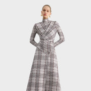 Christina – Langärmeliges Damen-Maxikleid mit hohem Kragen – Ansicht 2