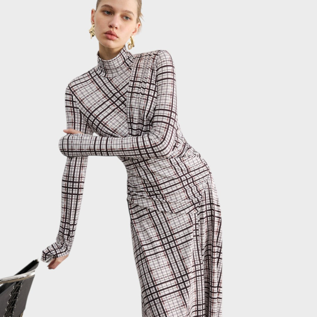 Christina – Langärmeliges Damen-Maxikleid mit hohem Kragen