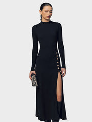 Emma – Geripptes Maxi-Strickkleid mit Schlitz und seitlichen Knöpfen – Ansicht 4