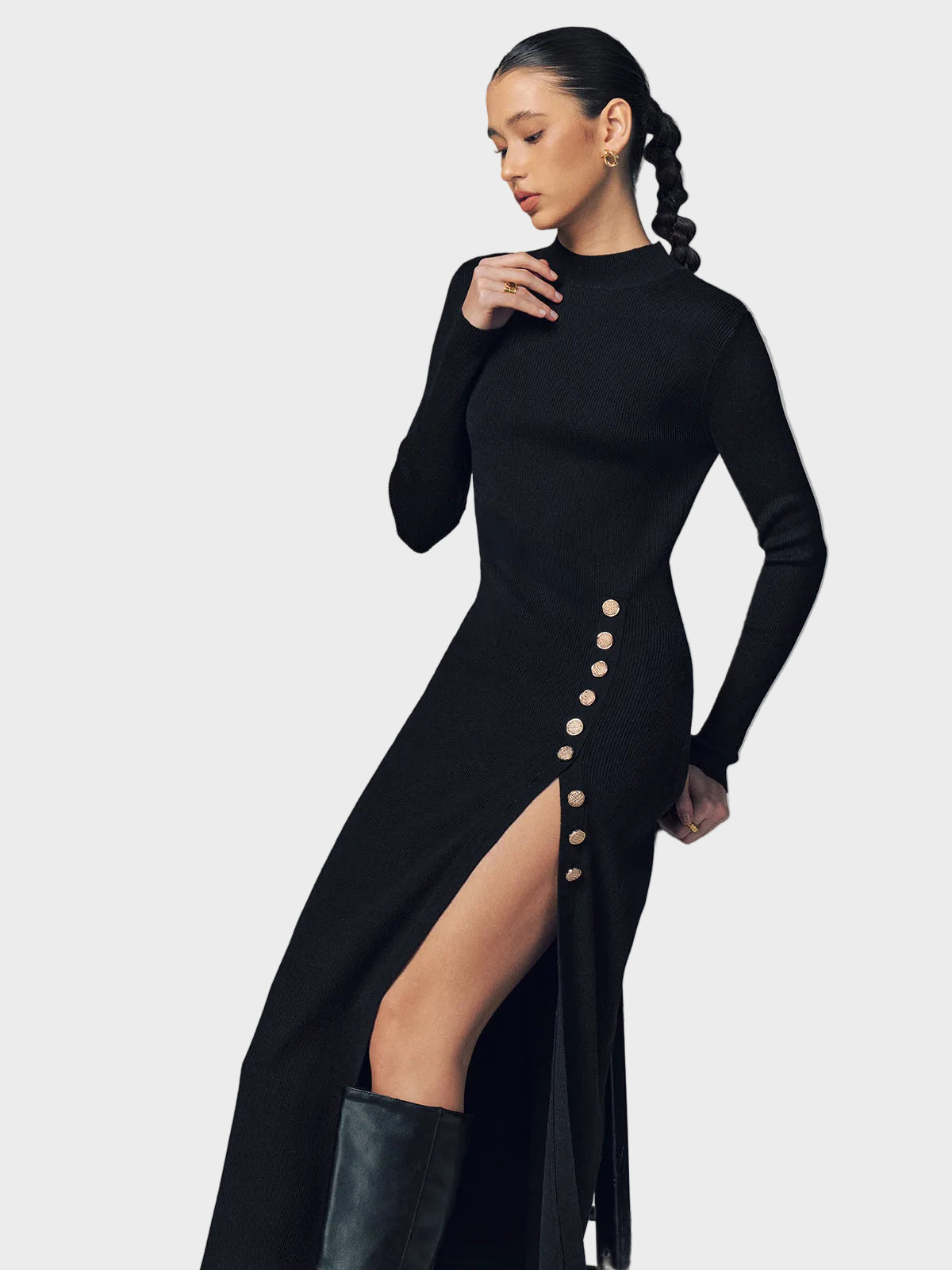 Emma – Geripptes Maxi-Strickkleid mit Schlitz und seitlichen Knöpfen – Ansicht 6
