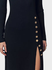 Emma – Geripptes Maxi-Strickkleid mit Schlitz und seitlichen Knöpfen – Ansicht 3