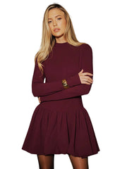 Millie – Figurbetontes Minikleid mit hohem Kragen in A-Linie