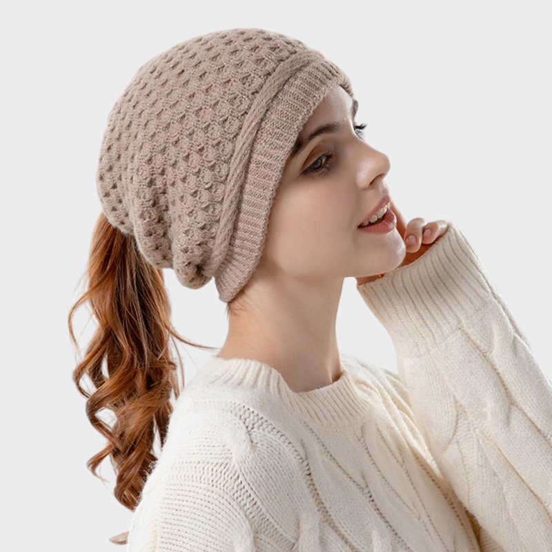 Vangie – Strickmütze für Damen mit Zopföffnung – Ansicht 2