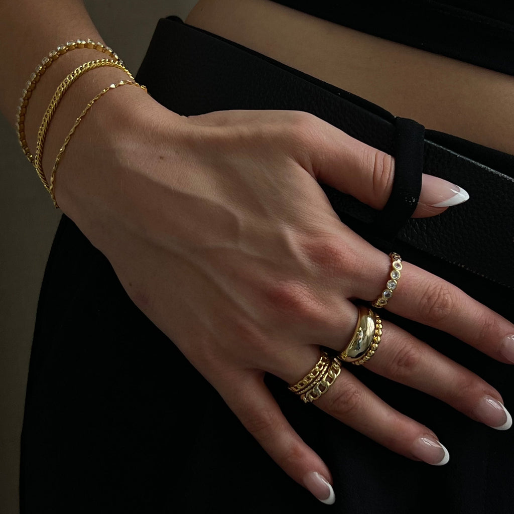 Ring mit Kette