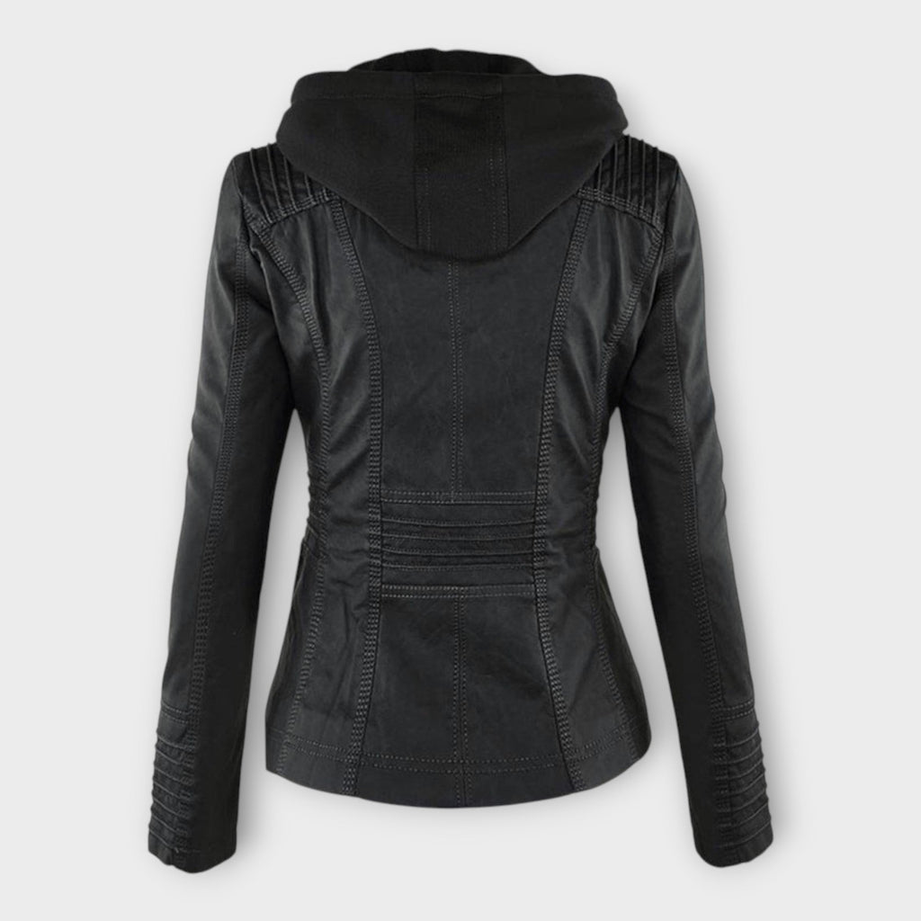 Moderne Lederjacke mit Kapuze und zeitloser Linienführung