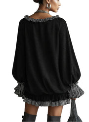 Bella – Schwarzes Minikleid aus Wildlederimitat mit Streifen und Rüschen