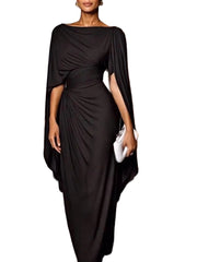 Helga – Schwarzes Maxikleid mit Cape-Ärmeln und drapierter Taille