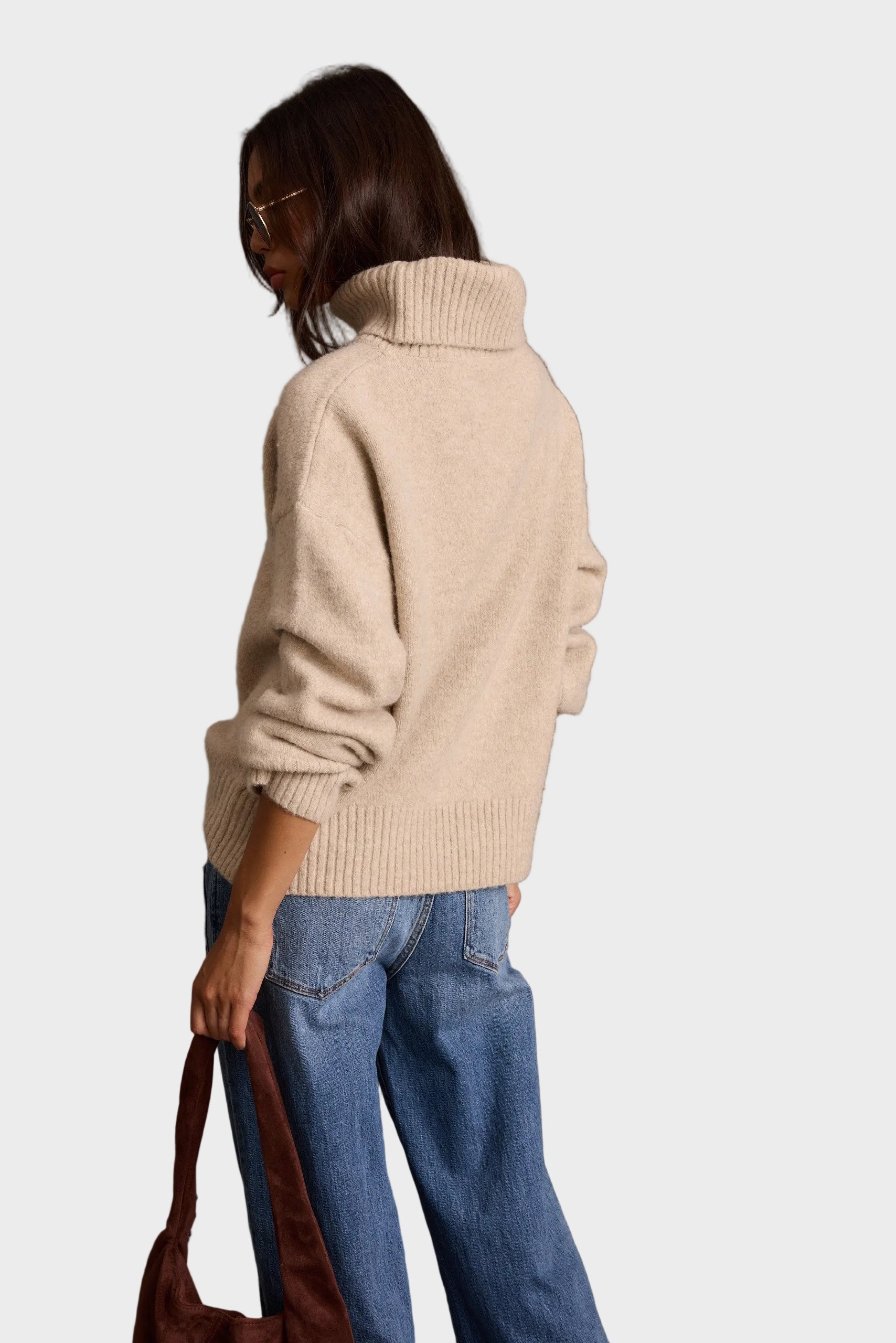 Alyssa – Oversized Strick-Rollkragenpullover für Damen in Haferbeige – Ansicht 3