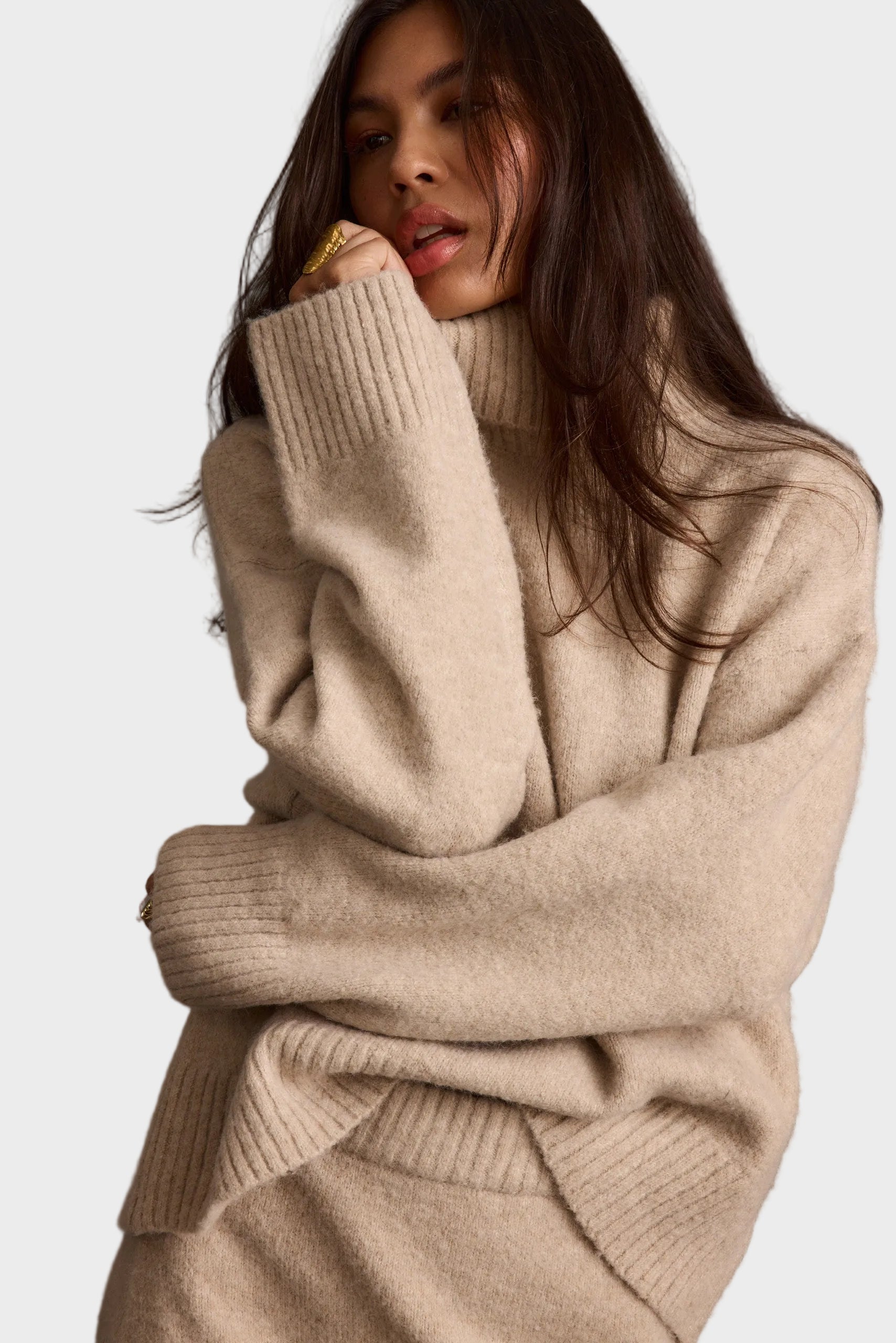 Alyssa – Oversized Strick-Rollkragenpullover für Damen in Haferbeige – Ansicht 11